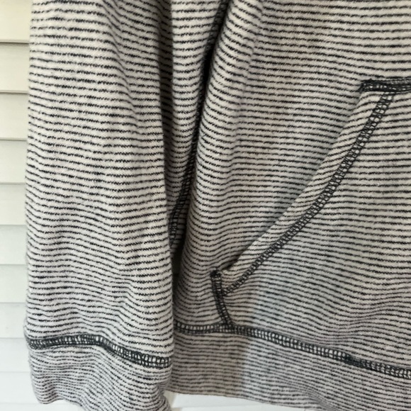 Rails Hoodie Pullover Cream/Navy Sz Medium - Picture 3 of 5